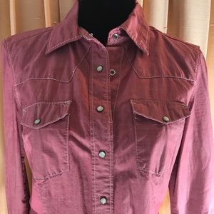 Gap1969 red button up top